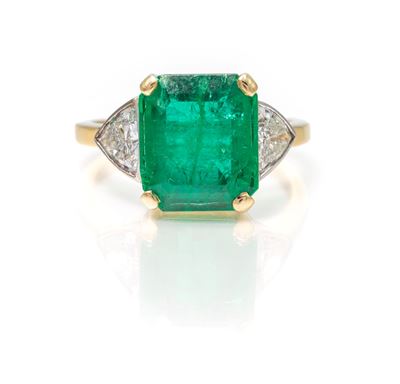 Anello in Oro, Smeraldo e Diamanti in Taglio Triangolo