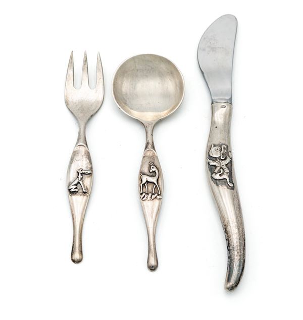 Tre posatine da bambino in argento 800/000