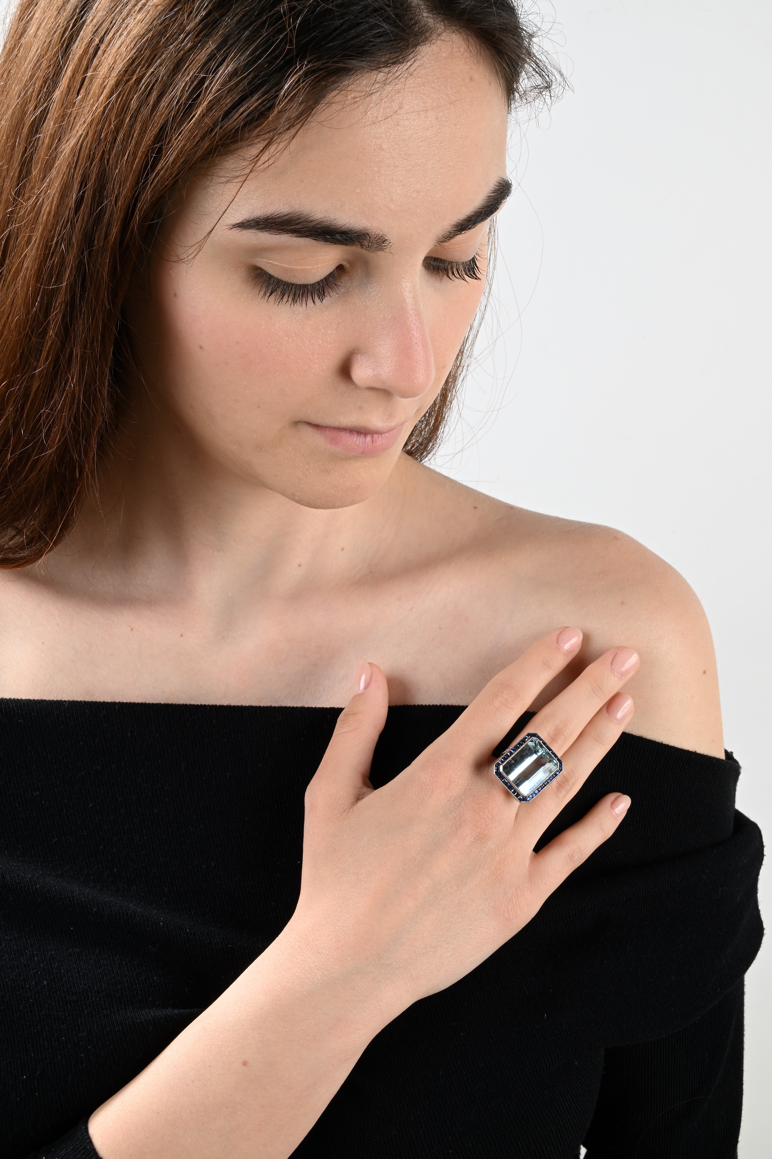 Anello in Oro, Acquamarina Centrale, Zaffiri e Brillanti