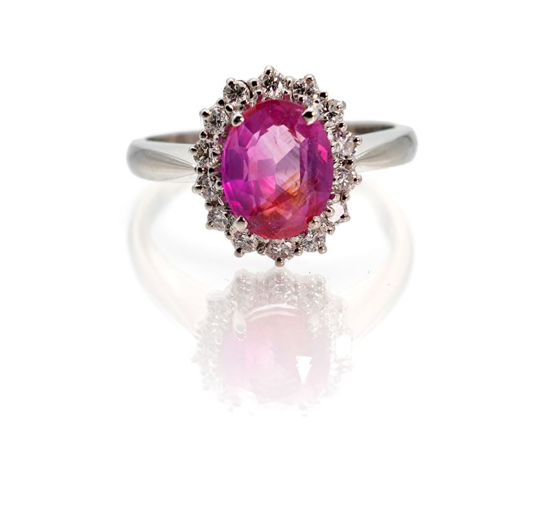 Anello in Oro, Zaffiro Rosa e Brillanti