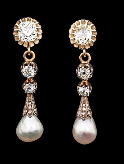 Orecchini con Perle Naturali e Diamanti