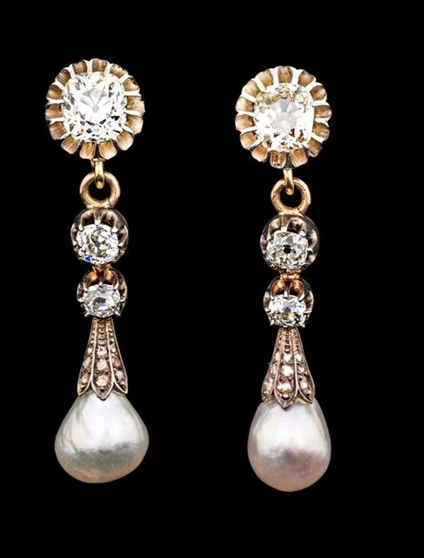 ORECCHINI CON PERLE NATURALI E DIAMANTI