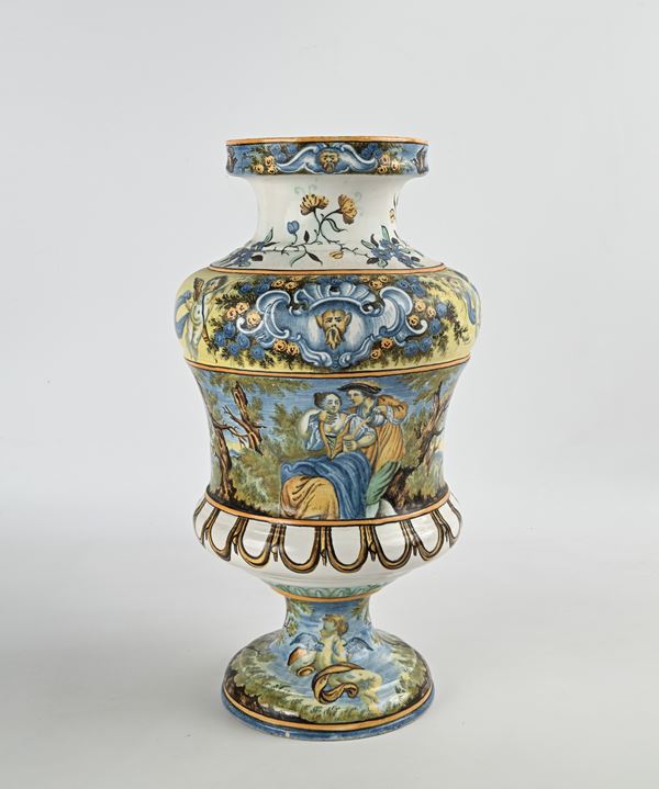 Vaso a balaustro in maiolica policroma, Castelli, XVIII secolo