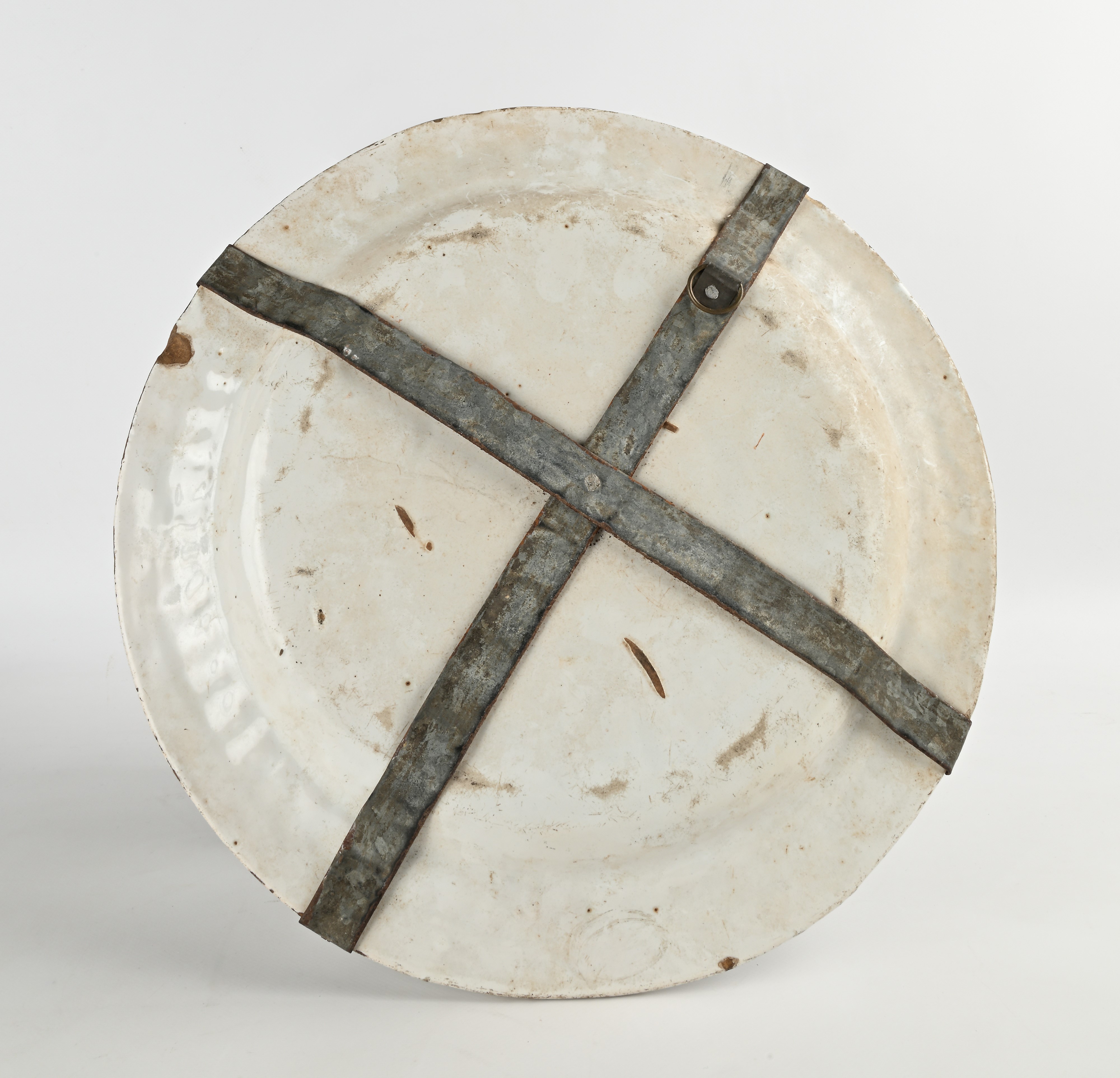 Piatto in Maiolica in Stile Compendiario, Napoli ?, Inizio del XVII Secolo