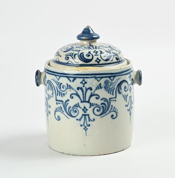 Scatola cilindrica con coperchio in ceramica, Talavera, Spagna