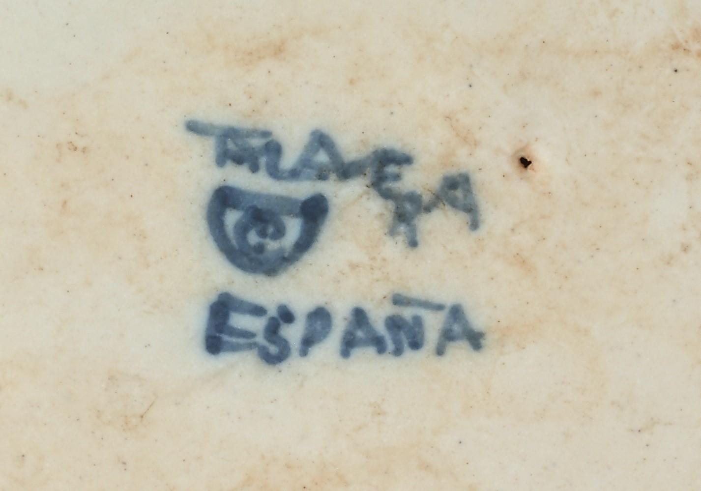 Scatola cilindrica con coperchio in ceramica, Talavera, Spagna