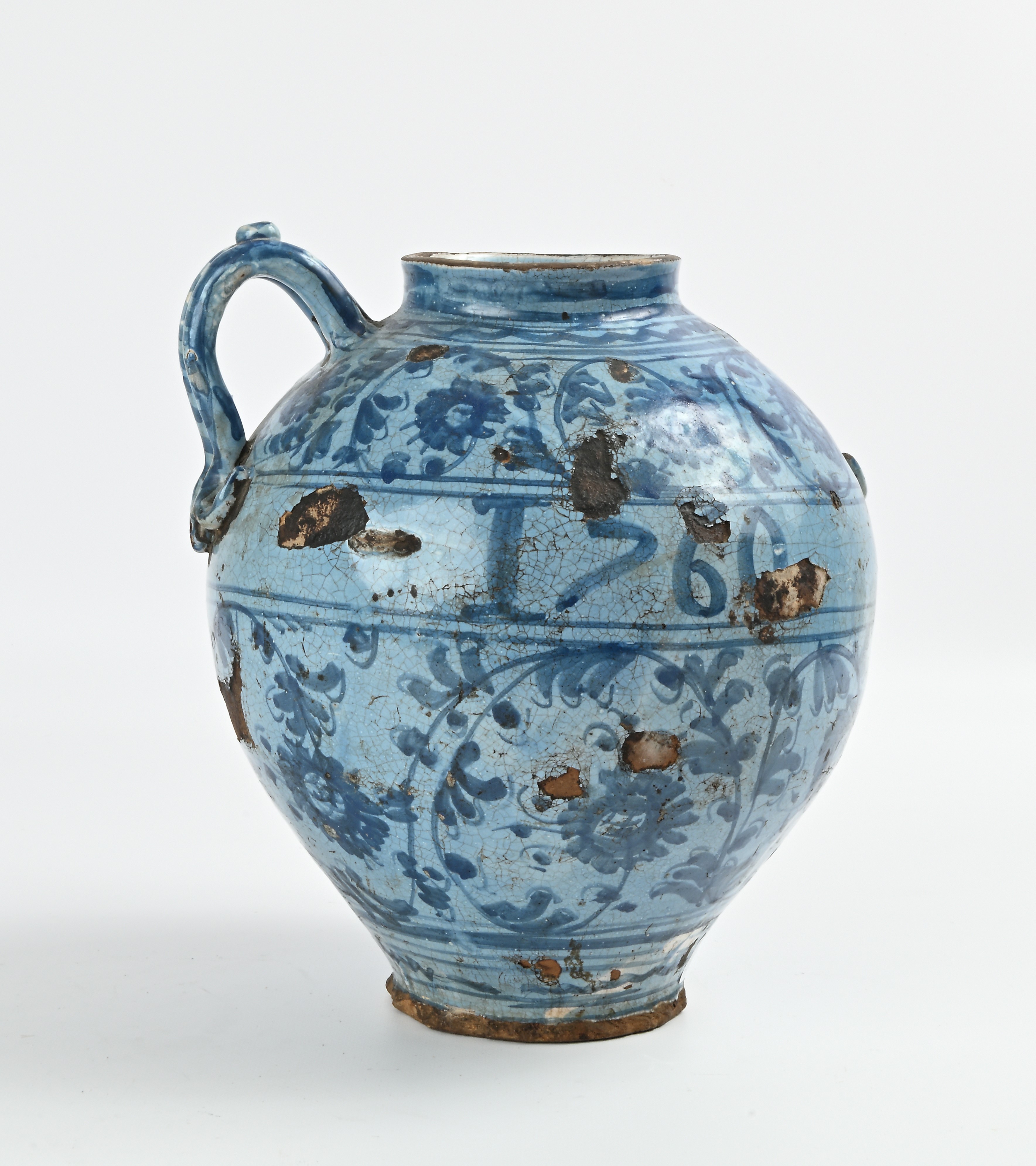 Versatoio biansato in maiolica, XVIII secolo, decorato in monocromia blu su fondo berettino
