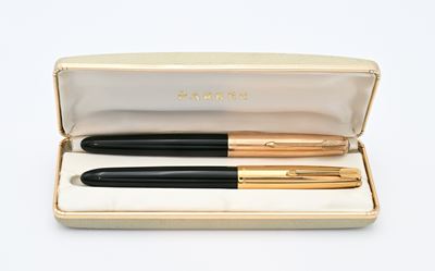 Parker, 51 Industria Argentina - Penna stilografica in resina verde con cappuccio in metallo plac...