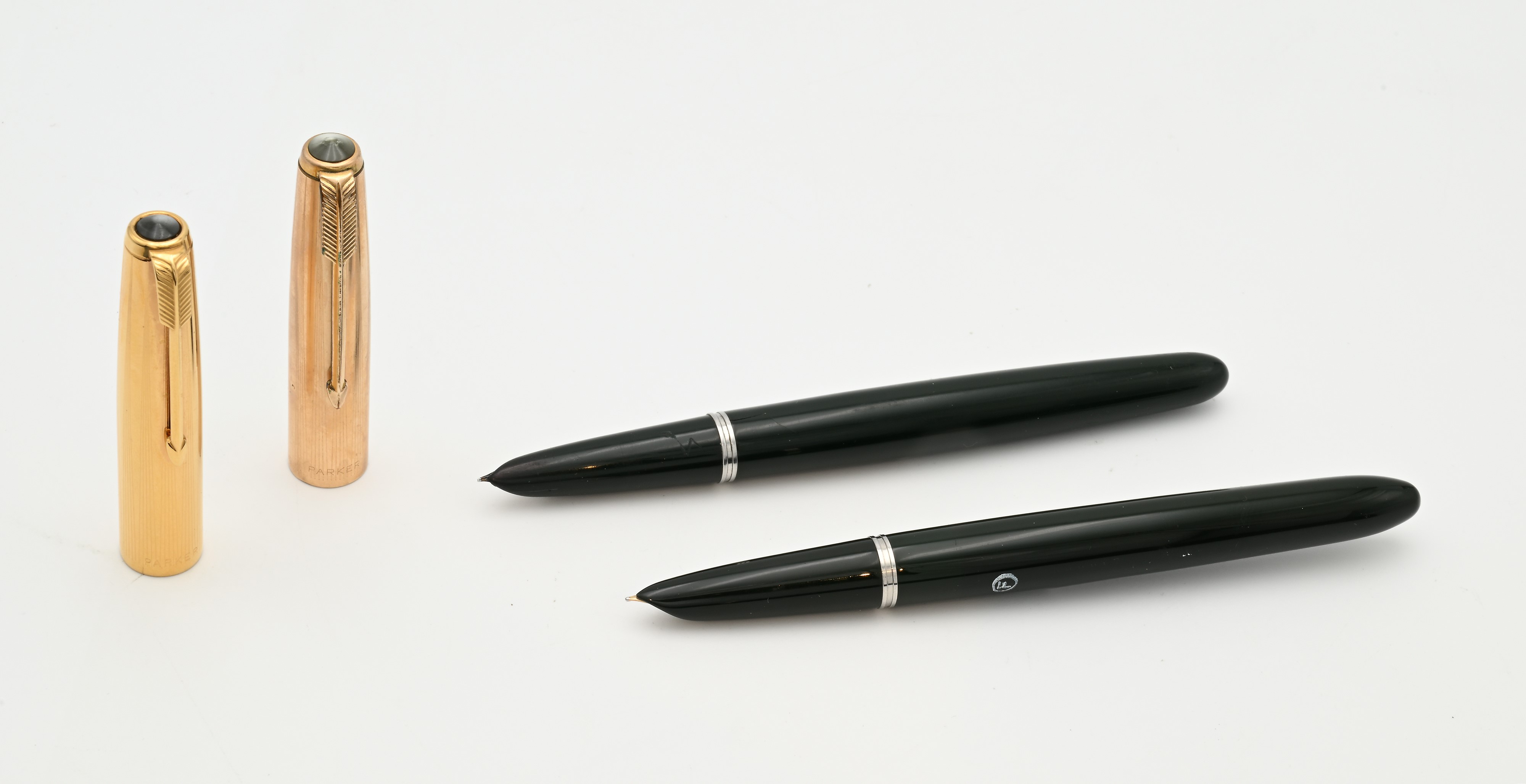 Parker, 51 Industria Argentina - Penna stilografica in resina verde con cappuccio in metallo plac...
