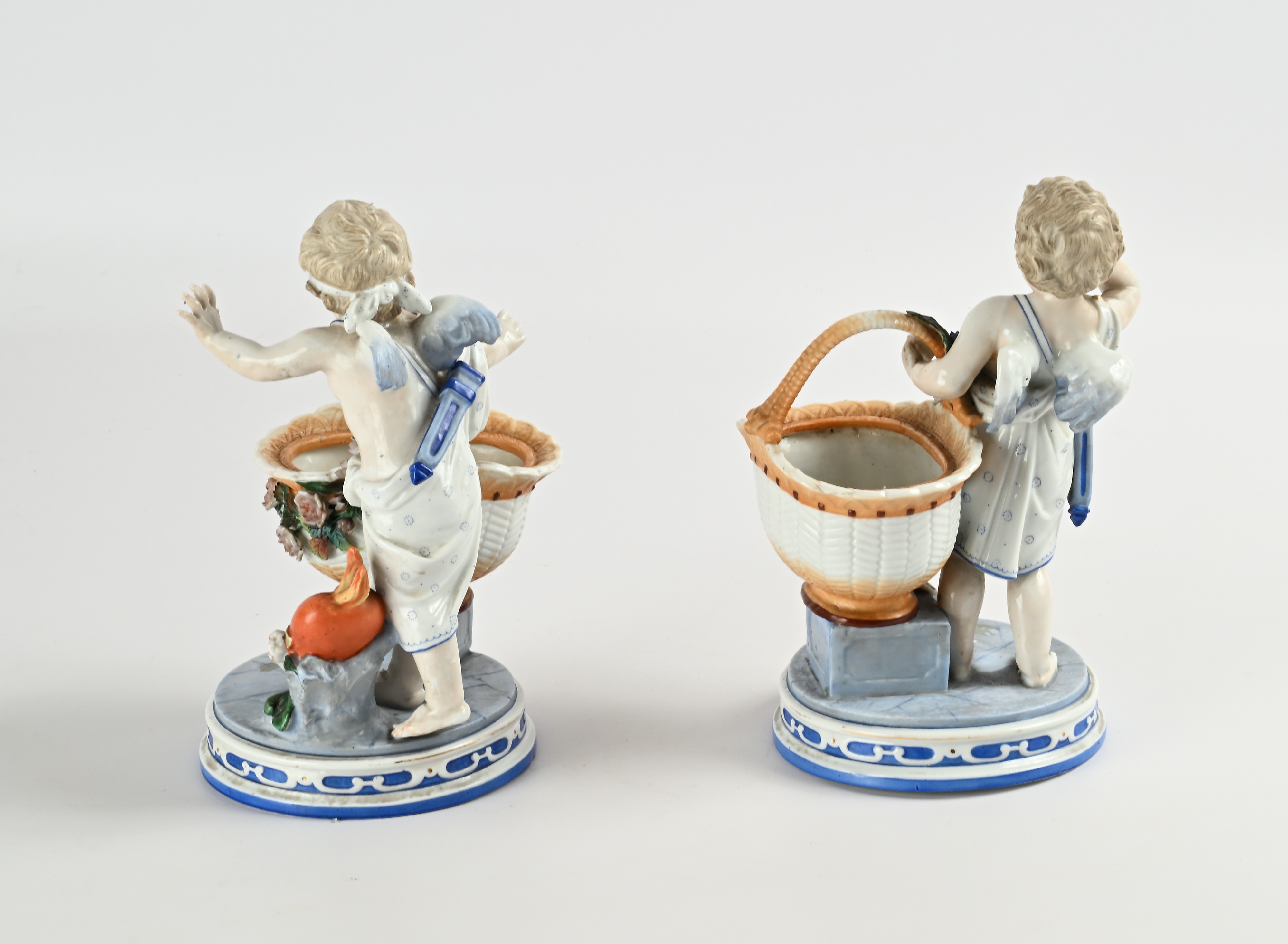 Coppia di sculture in porcellana policroma, Regia Manifattura di Porcellane di Berlino, fine XIX ...