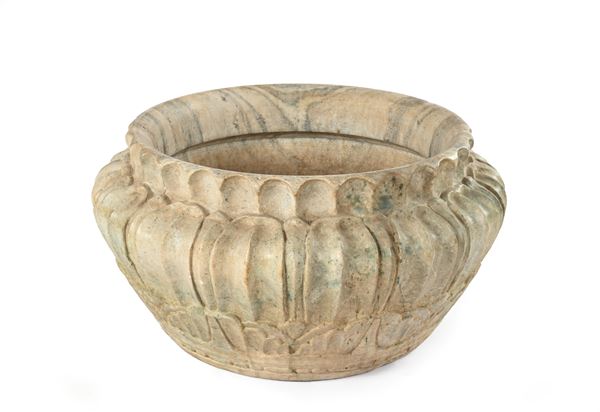 Grande vasca in marmo cipollino, XIX secolo