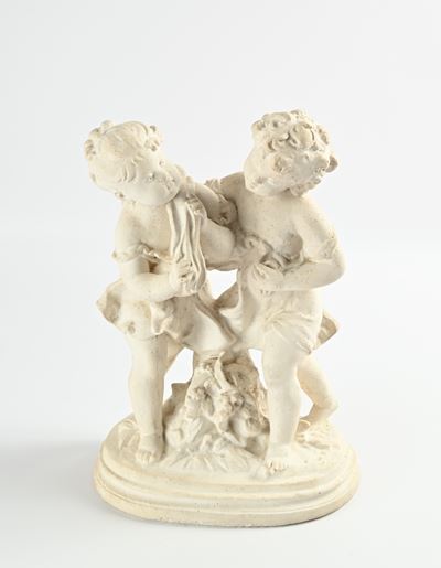 Gruppo in gesso alla maniera di Moreau, Due bambini, XX secolo