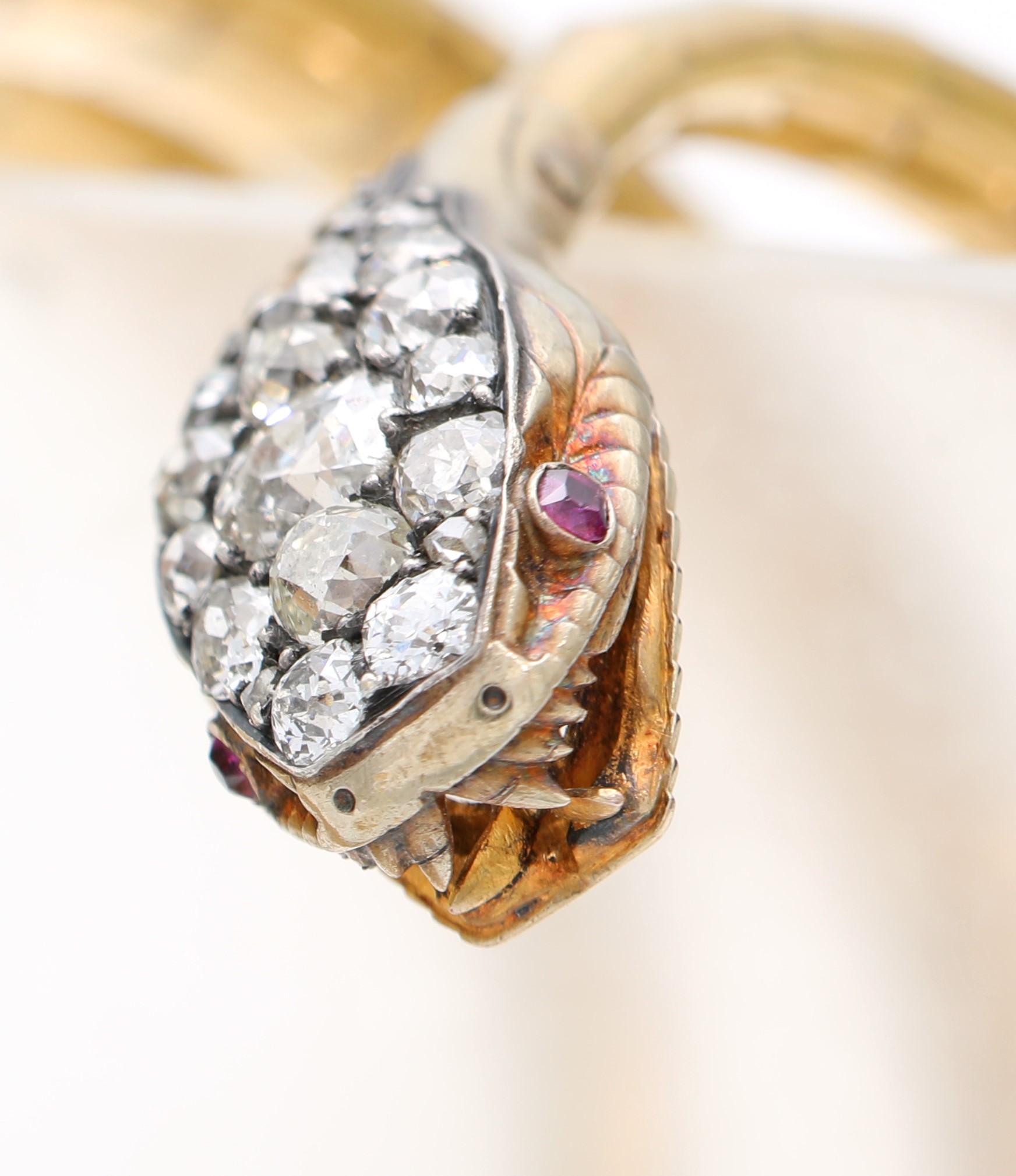 Bracciale serpente in oro e diamanti con custodia Codognato