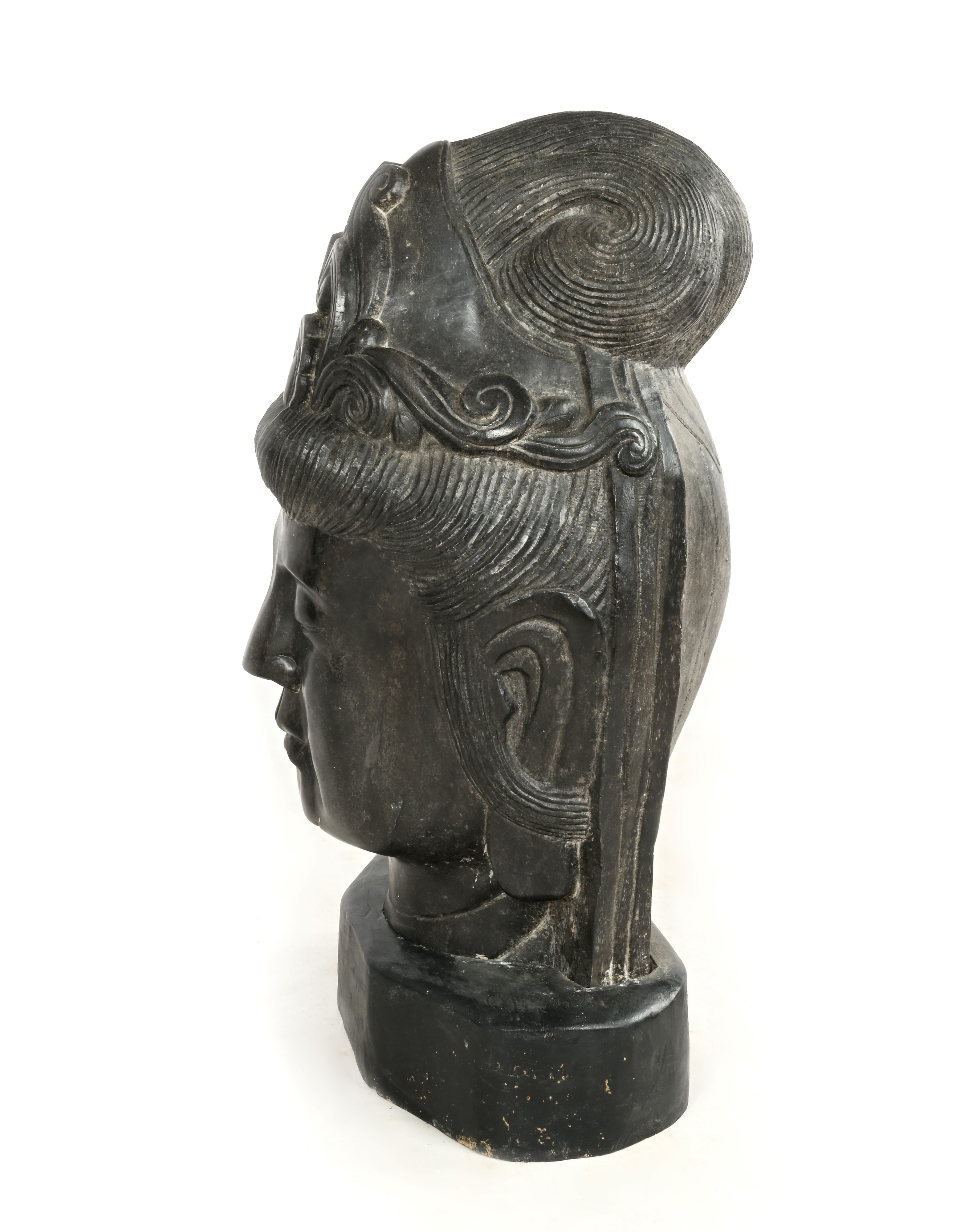 Grande testa di Bodhisattva Guan Yin in pietra nera, Cina, XIX secolo