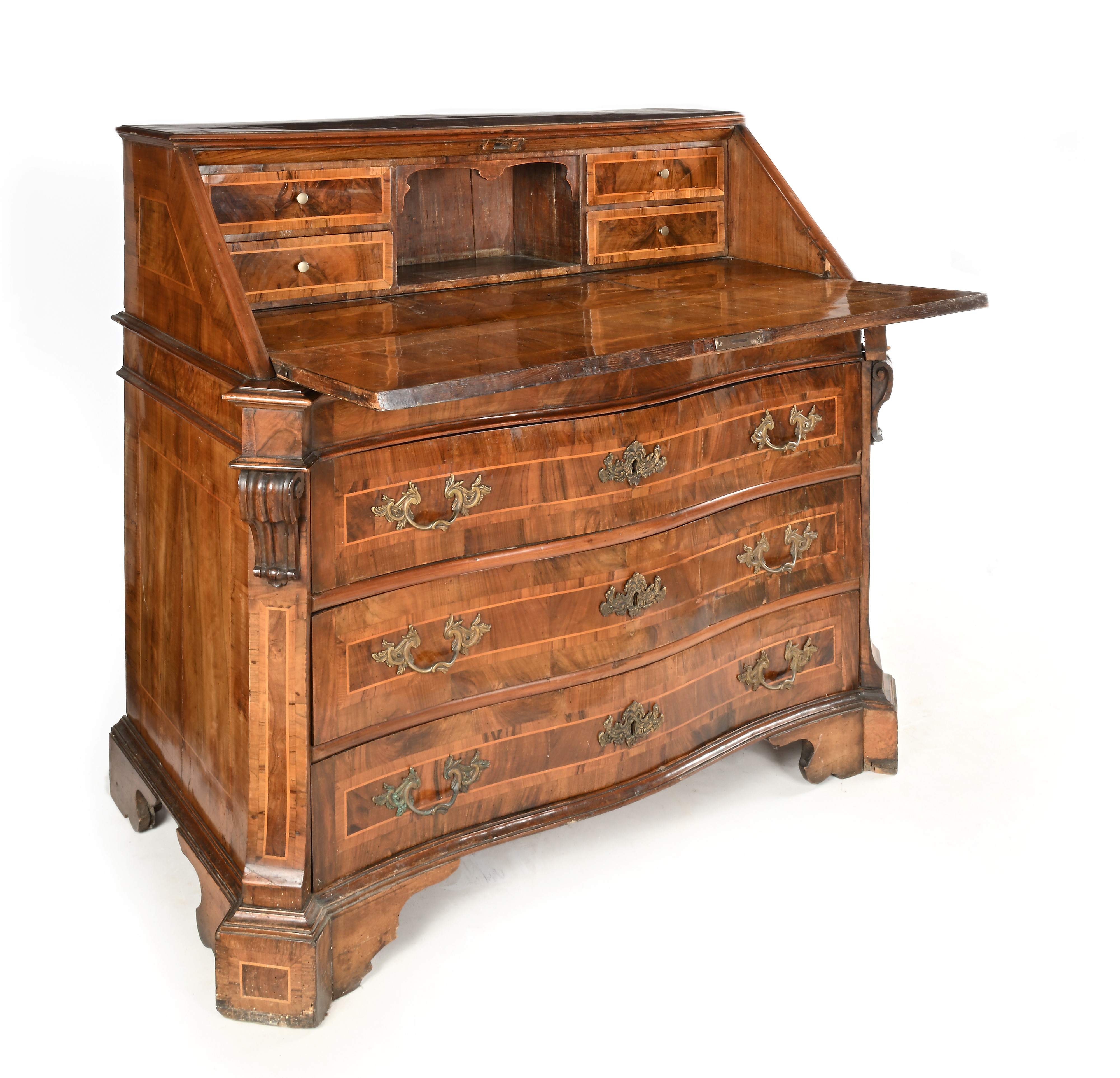 Cassettone a ribalta in noce, XVIII secolo