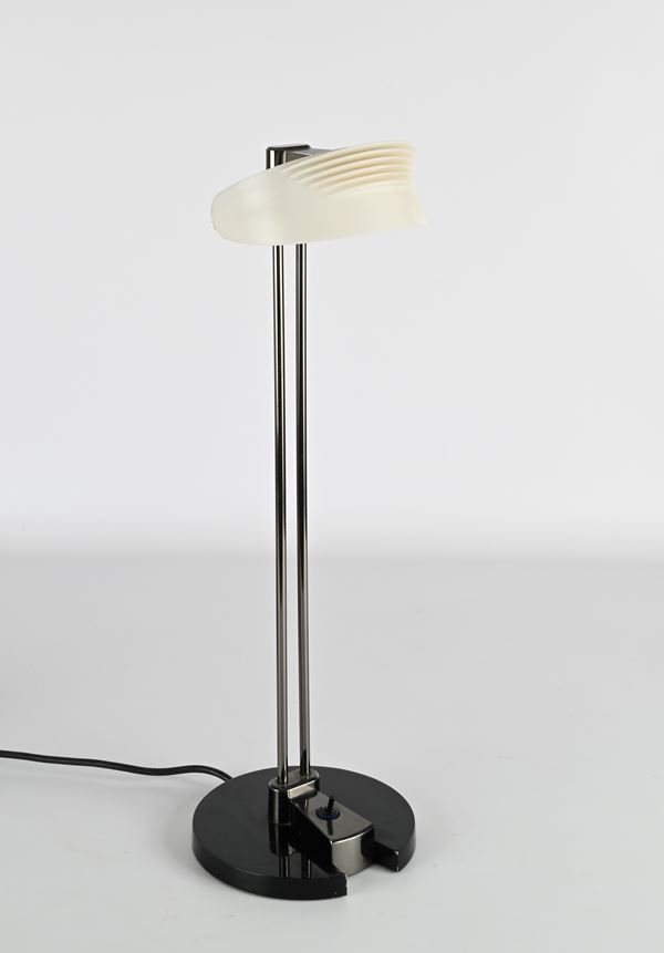 Perry King &amp; Santiago Miranda - Lampada da tavolo modello Fritz per Arteluce