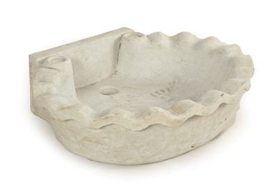 Vasca in marmo bianco a forma di conchiglia, cm 16x57x48