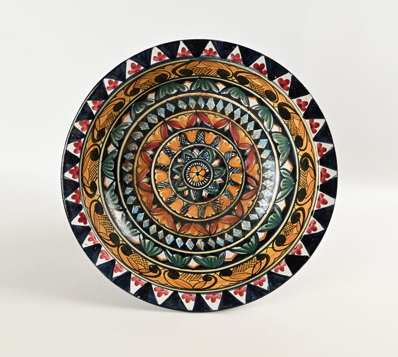 Grande vassoio in ceramica smaltata e dipinta, manifattura Pinto, Vietri sul mare