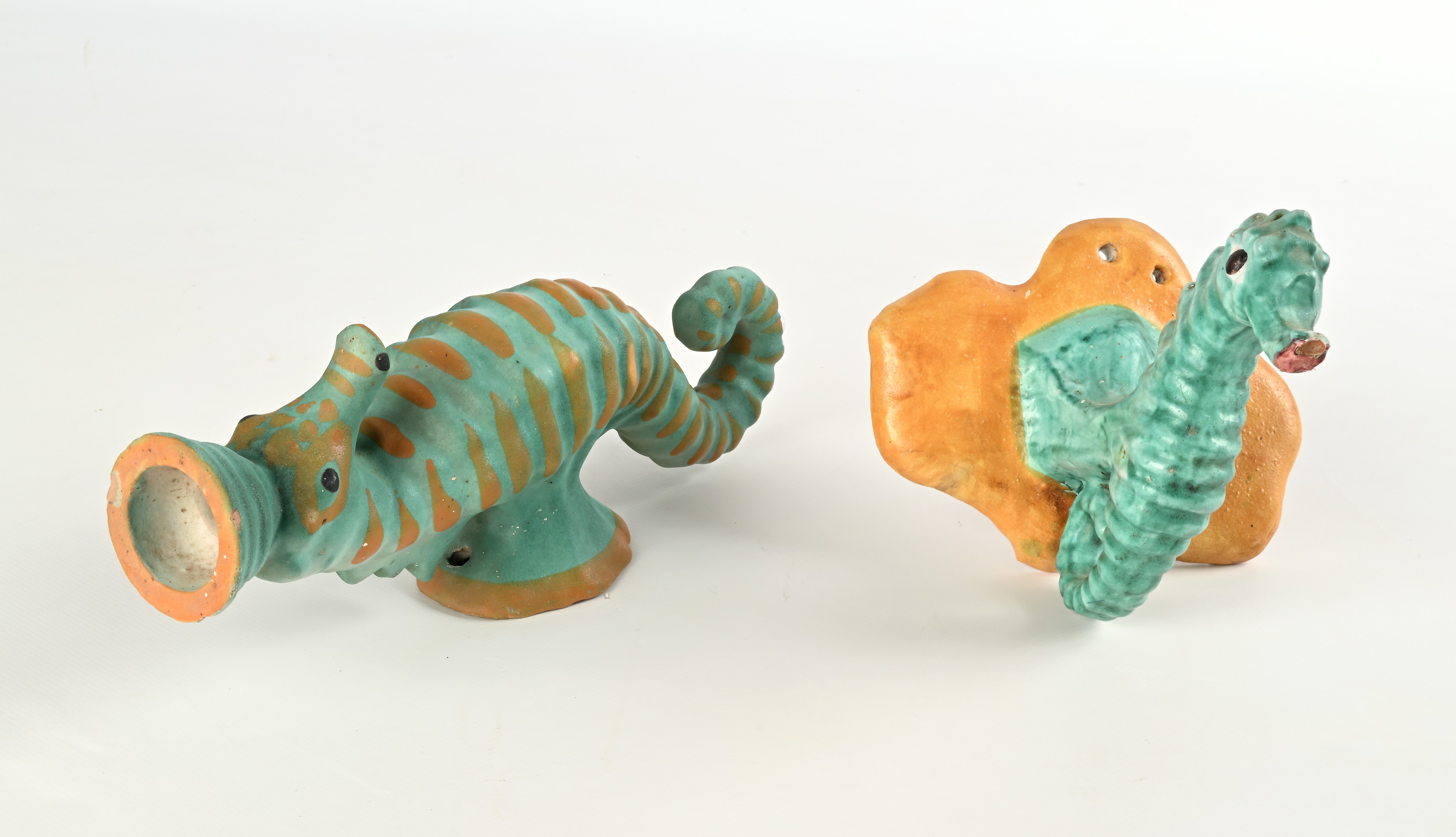 Lotto di un candeliere ed un attaccapanni a forma di cavalluccio marino