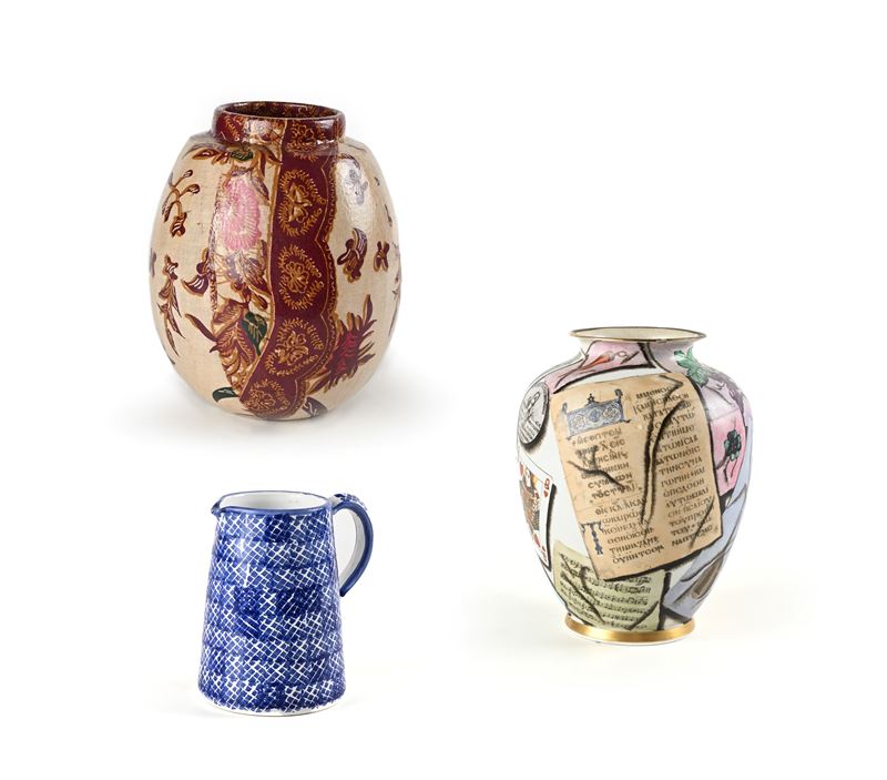 Lotto di due vasi ed una brocca