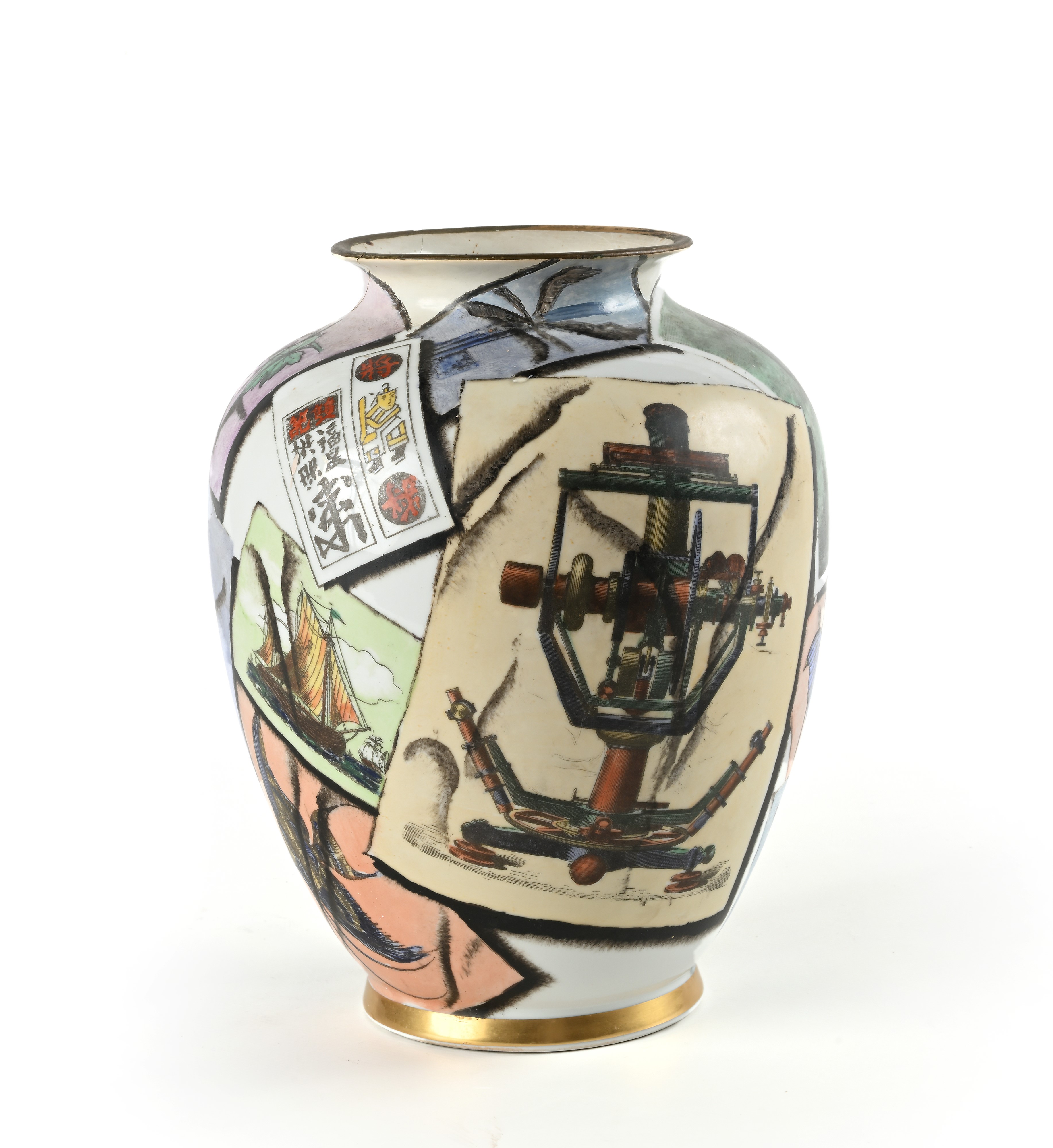 Lotto di due vasi ed una brocca