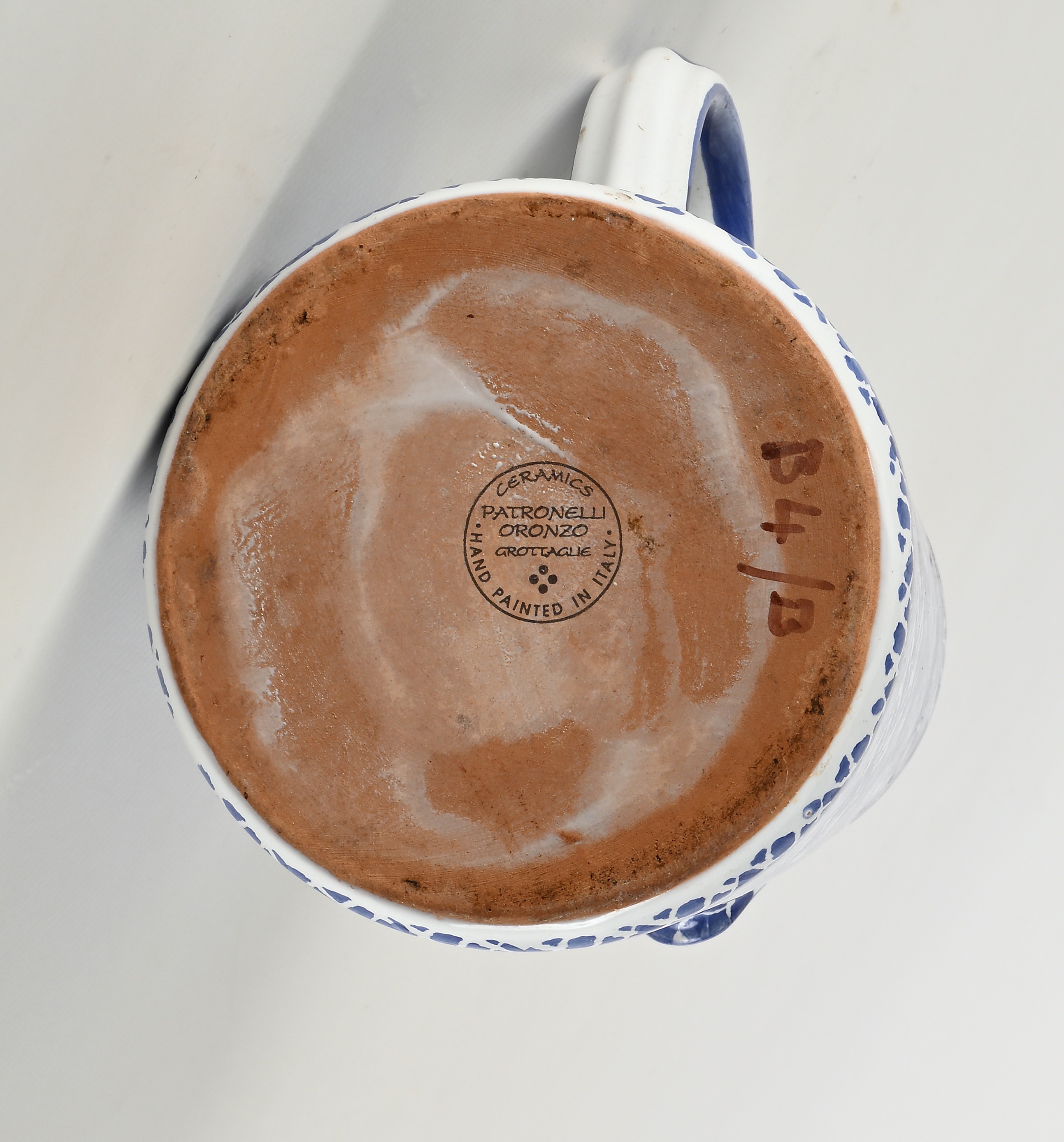 Lotto di due vasi ed una brocca