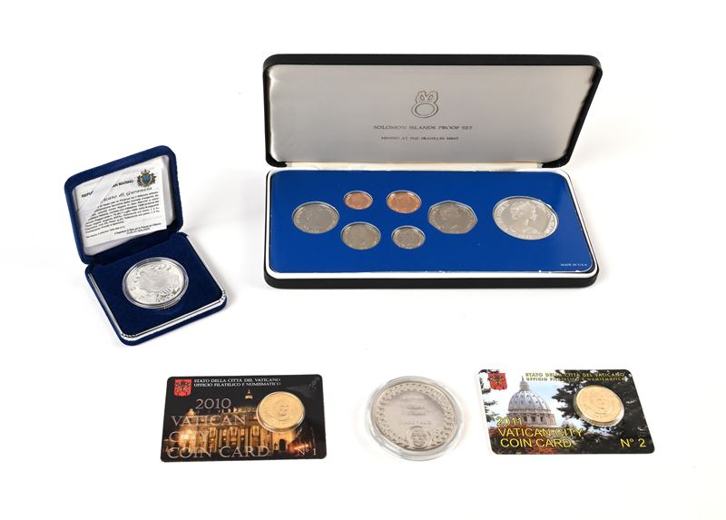 10.000 Lire "millennium" Proof 1999 San Marino; Serie 1978 Proof Salomon Islands; Vatican Coin Ca...