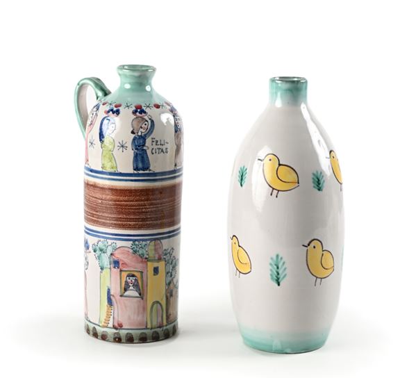 Lotto di un vaso ed una brocca in ceramica dipinte, manifattura Pinto, Vietri sul mare