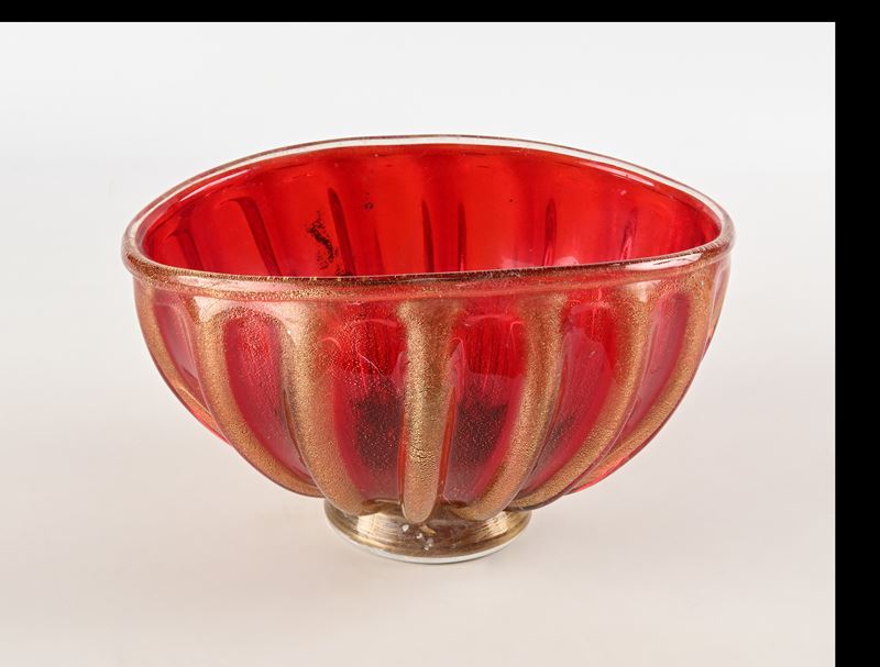 Grande Centrotavola in Vetro di Murano Rosso con Inclusioni Oro