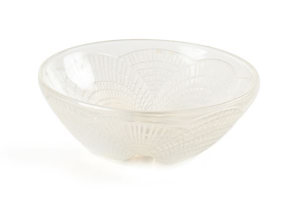Ren&#233; Jules Lalique - Coppa in vetro opalescente con decoro di conchiglie