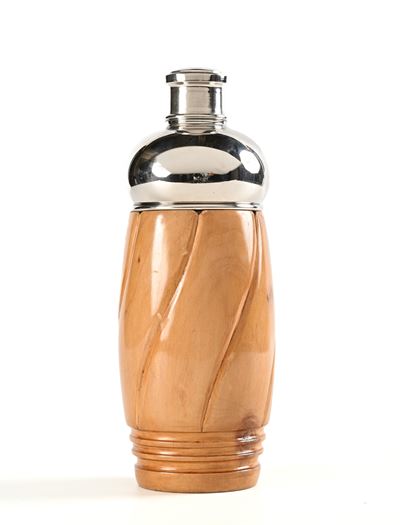 Schaker, Oggetto decorativo in legno e metallo cromato