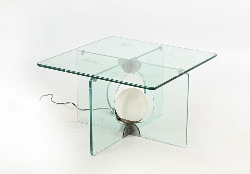 Tavolino con lampada incorporata