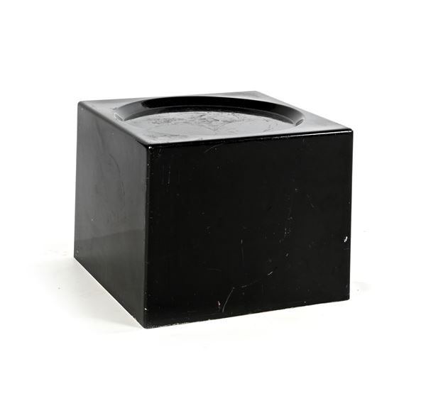 Sgabello in plexiglass nero, prod. Mim, Italia