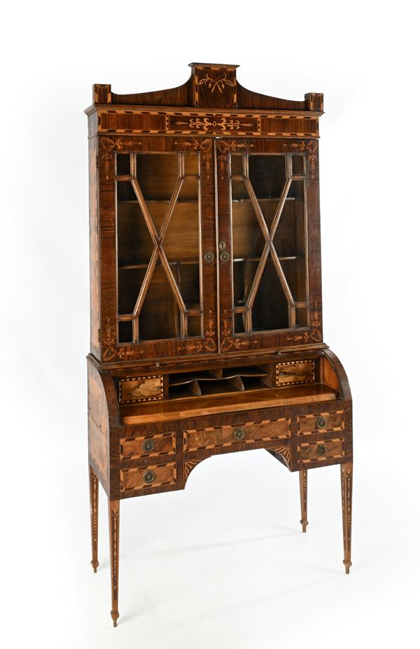 Scrittoio a rullo con alzata in legno intarsiato, XX secolo