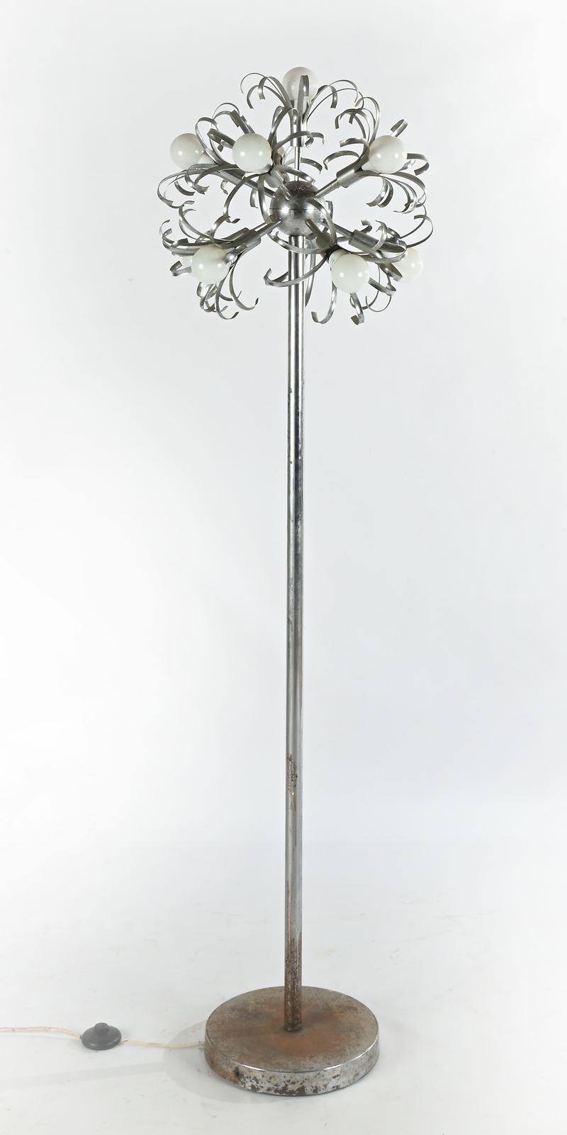 Lampada da terra in metallo cromato