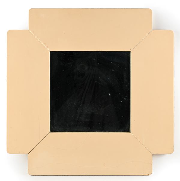 Specchiera a forma di quadrifoglio