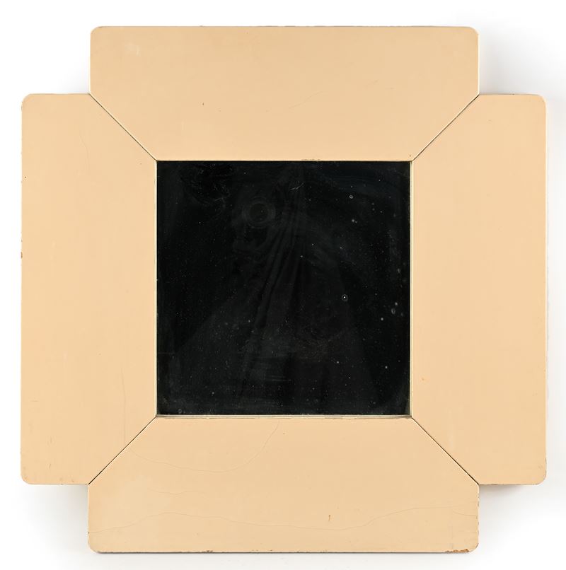 Specchiera a forma di quadrifoglio