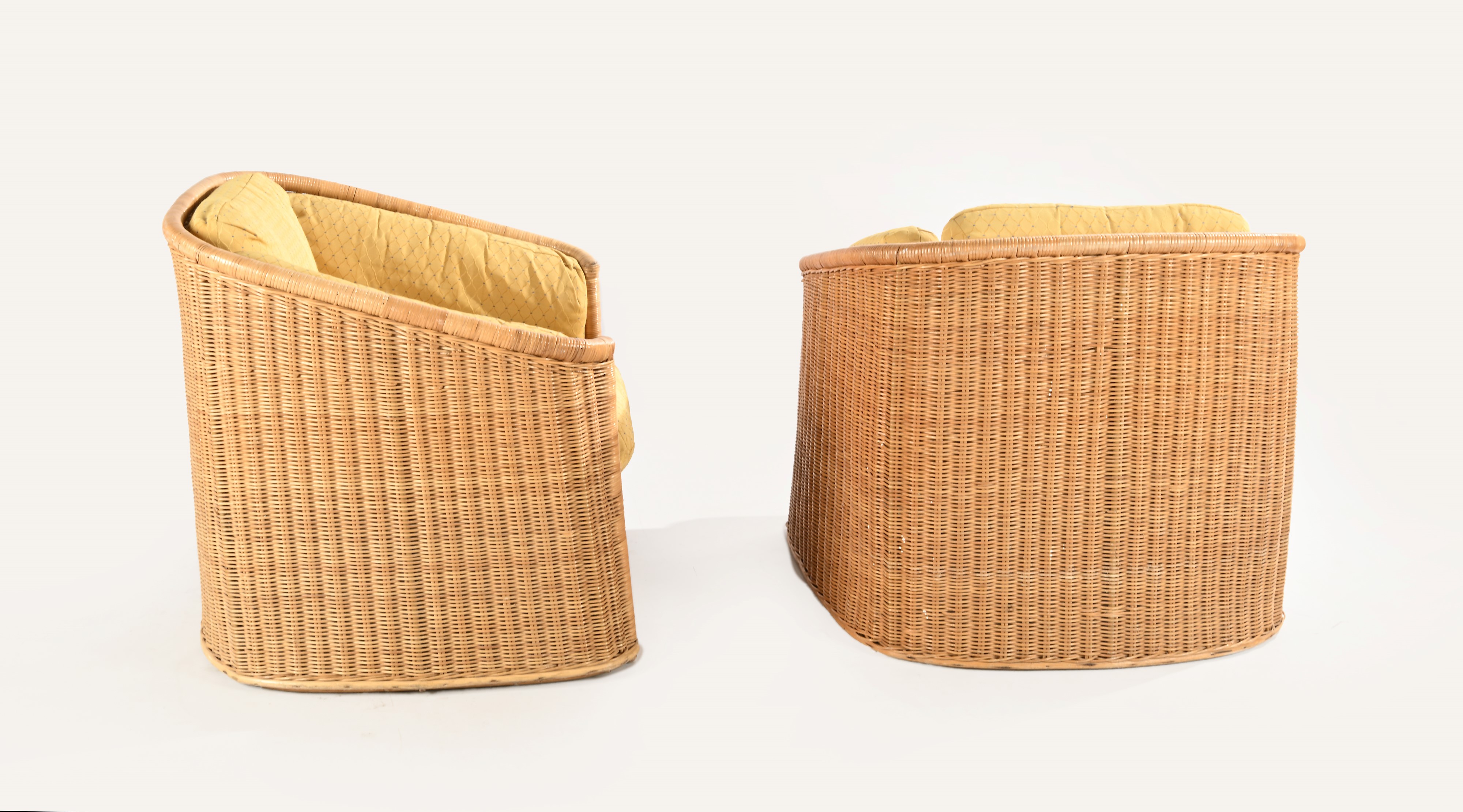 Salotto con divano, due poltrone e tavolino basso, Vivai del Sud