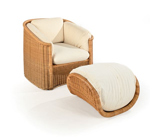 Poltrona e poggia piedi