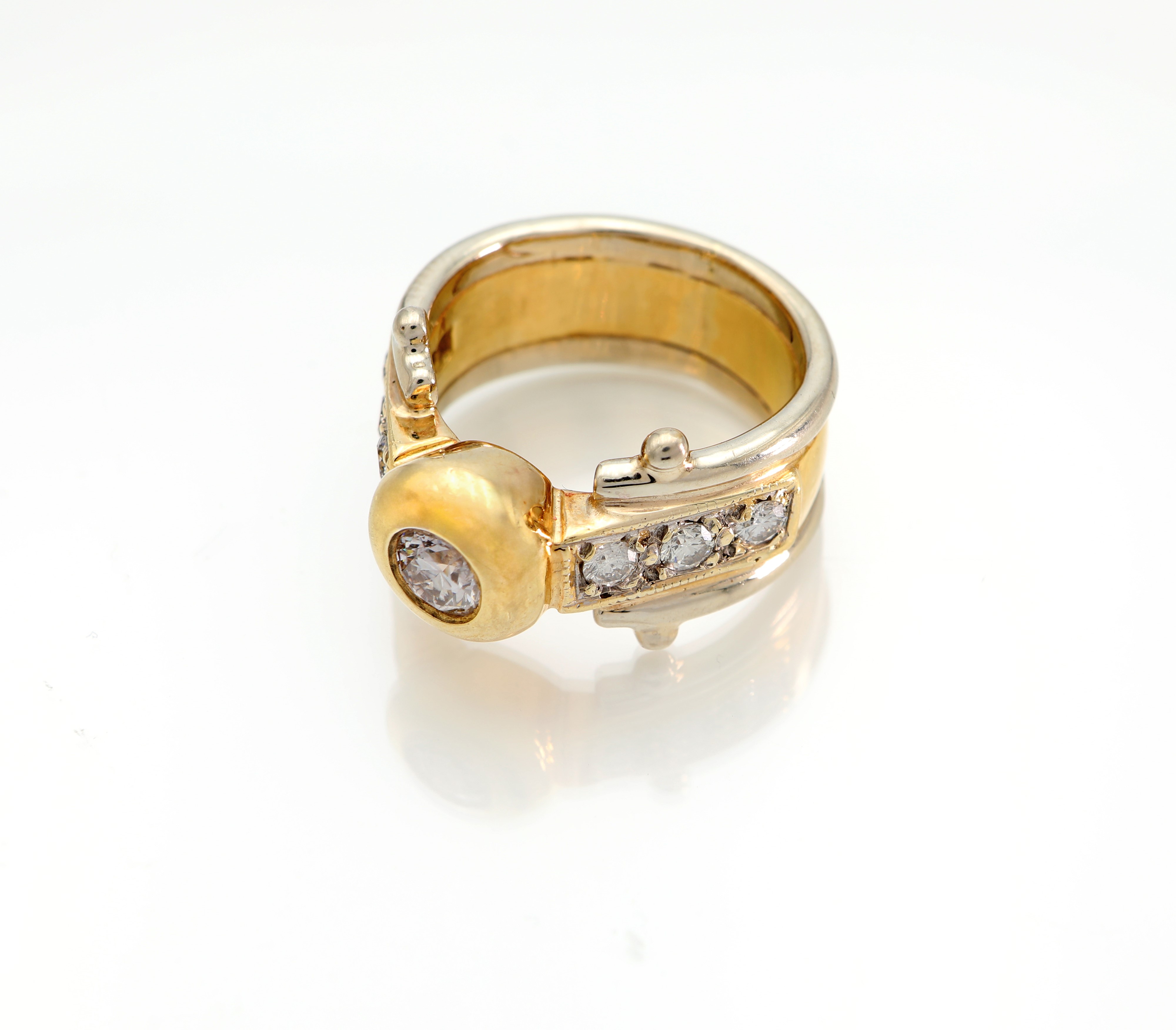 Anello in oro e brillanti