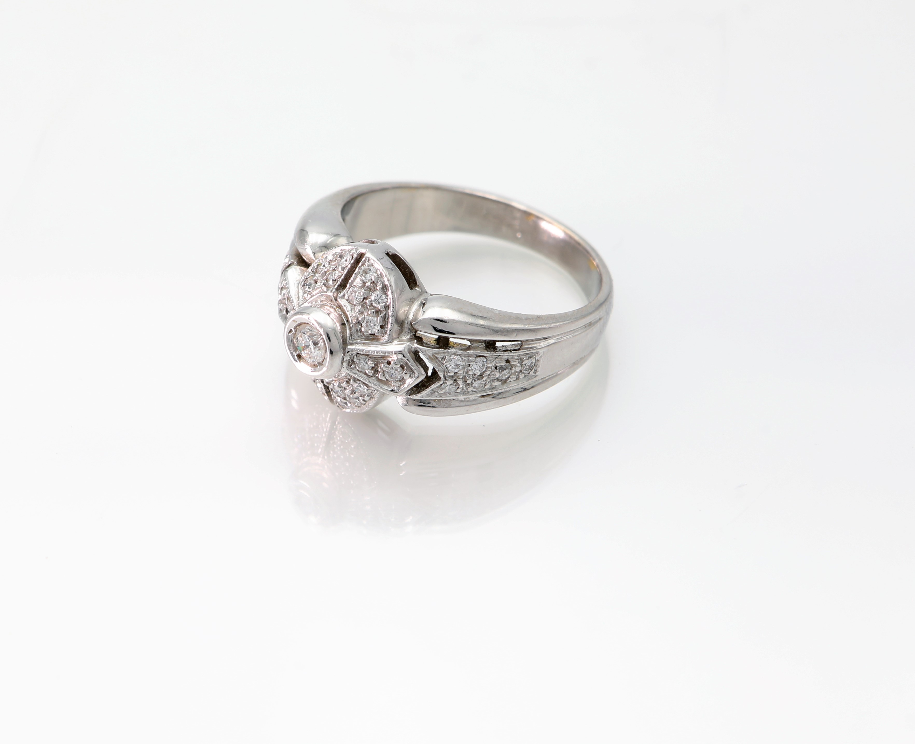 Anello in oro e brillanti