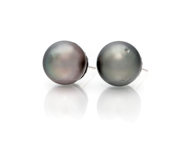 Coppia di orecchini in oro e perla Tahiti