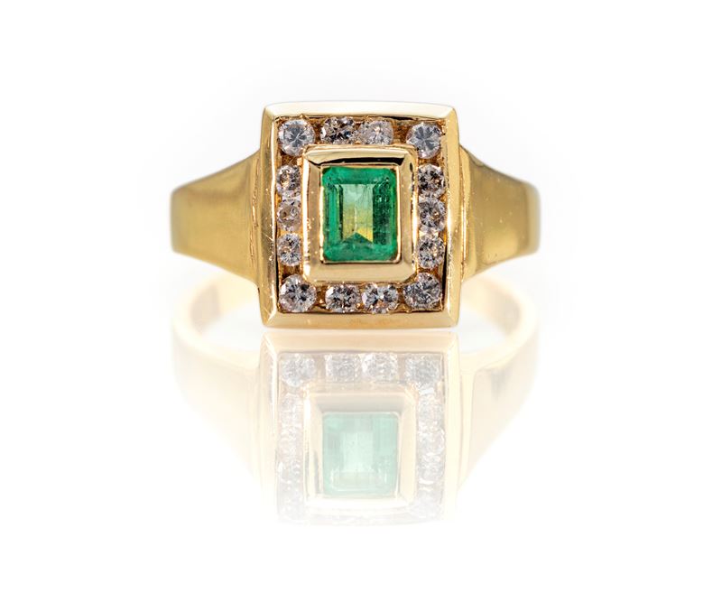 Anello in Oro, Smeraldo e Brillanti