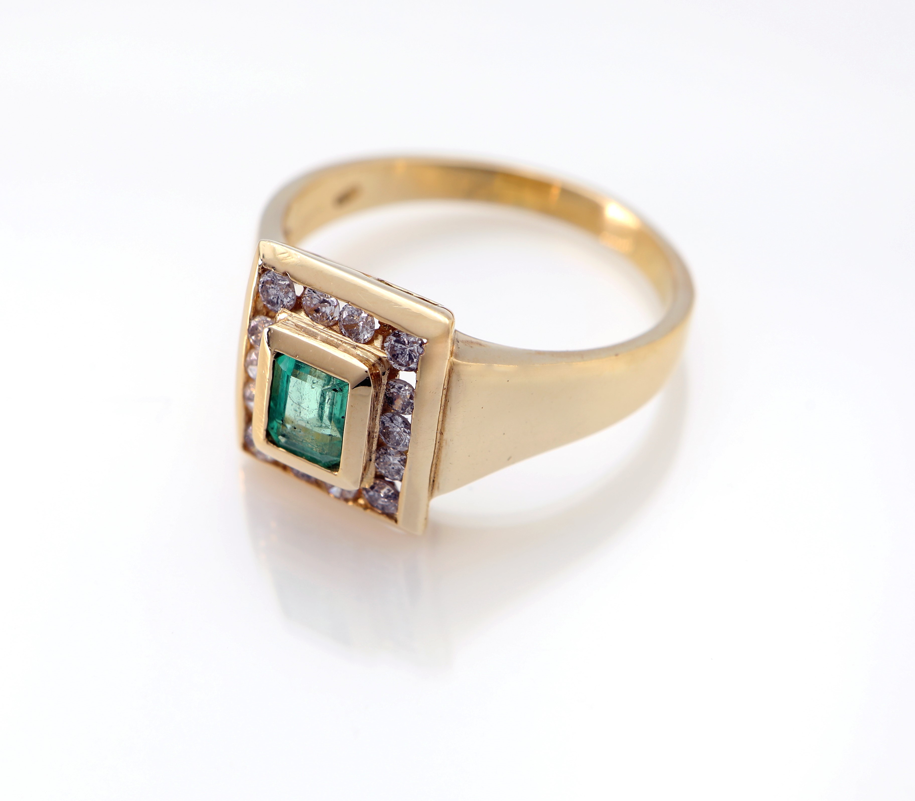 Anello in Oro, Smeraldo e Brillanti