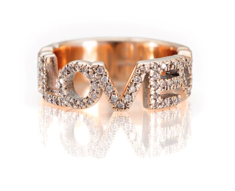Anello LOVE in oro e brillanti