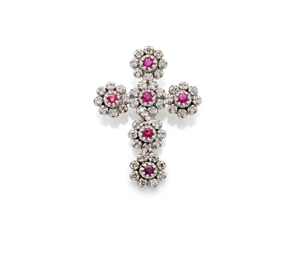 Pendente a croce in oro, rubini e brillanti