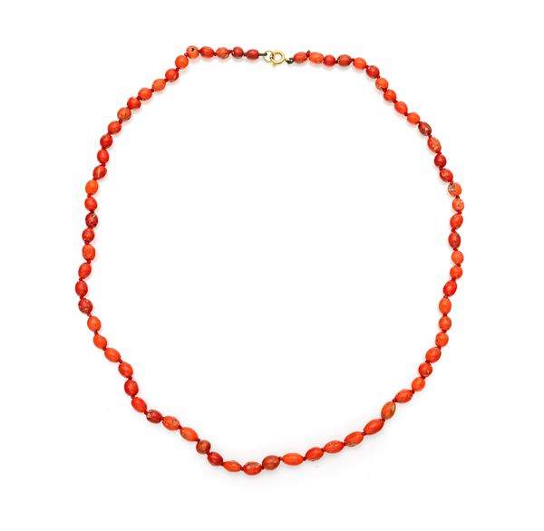 Collana in corallo ed oro