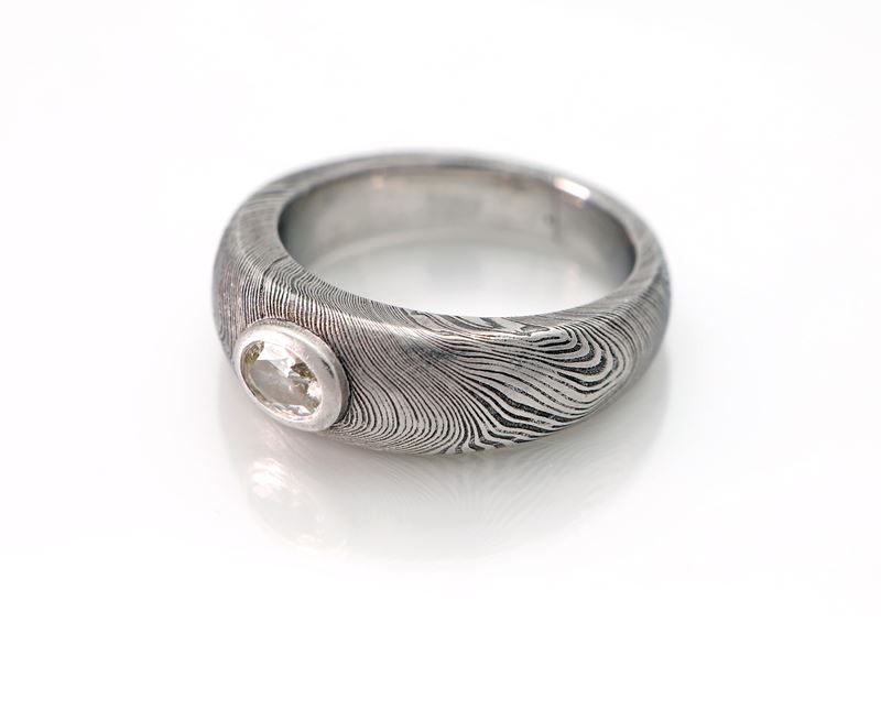 Nagai, Anello in Titanio e Diamante