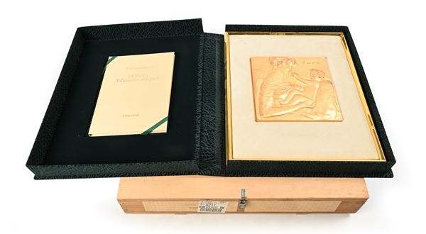 Salvatore Fiume - Salvatore Fiume - Alma Mater. Bassorilievo in bronzo dorato in oro 24Kt a tiratura limitata in 750 esemplari Ns n.451. 