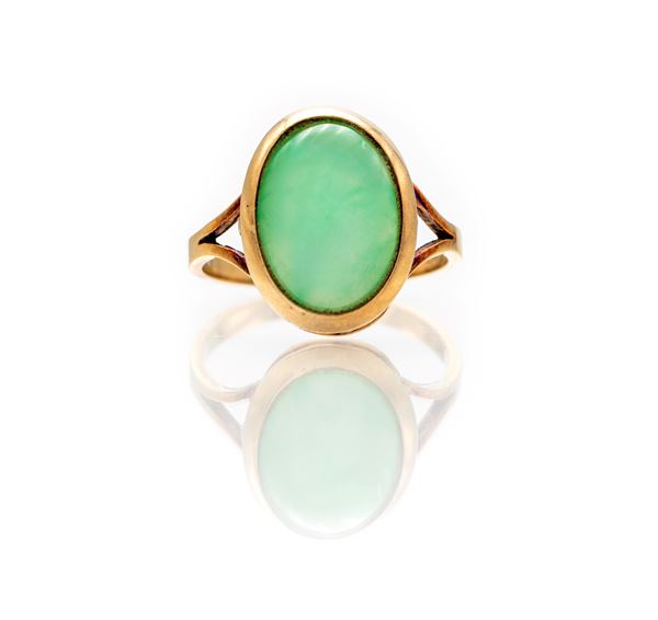 Anello in oro e  giada